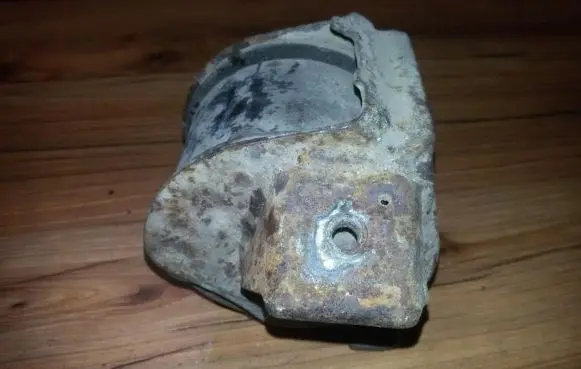 Volkswagen Golf II Engine mount bracket