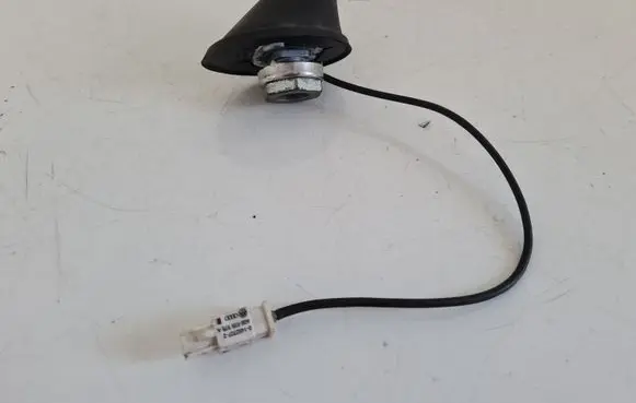 Seat Ibiza IV (6J,6P) Radio antenna 6J0035501