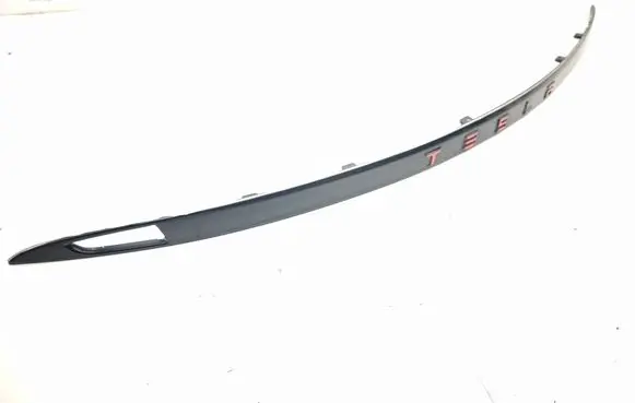Tesla Model S Tailgate trim 102577600A