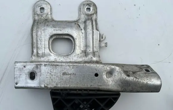 Radiator support slam panel bracket