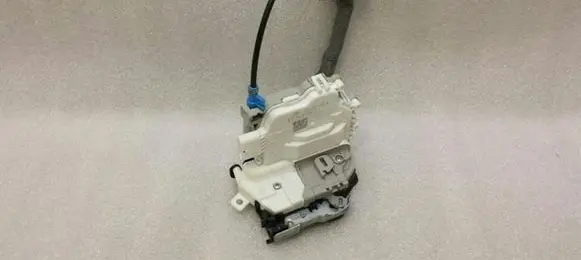 Audi A3 S3 8V Front door lock 8X2837015B