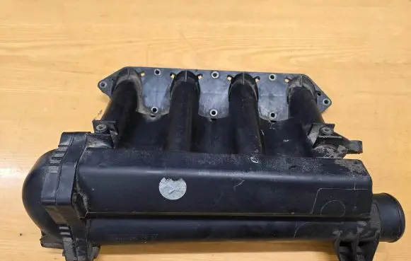 Mercedes-Benz Sprinter W901 W902 W903 W904 Intake manifold A6110902637 611090 SD3582