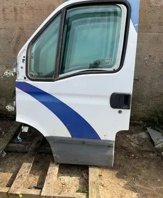 Iveco Daily 4th gen Front door