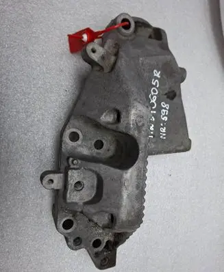 Renault Master III Engine mounting bracket S27639598 112310605R