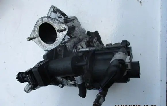 Dacia Dokker EGR valve 8200836385
