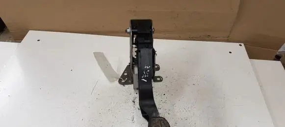 Peugeot 308 Brake pedal 9678478080