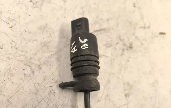 Audi A4 S4 B5 8D Windscreen/windshield washer pump
