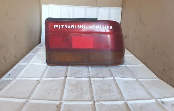 Mitsubishi Lancer Rear/tail lights 0438560