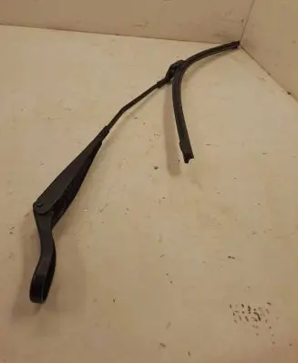 Peugeot 208 Front wiper blade arm 9673291980