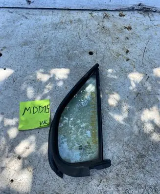 Opel Agila A Front door vent window glass four-door DOT247M80AS2 43R001163