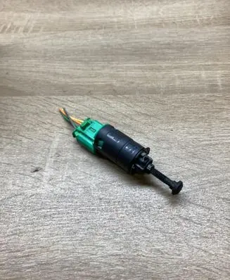 Citroen DS3 Clutch pedal sensor 95835T02
