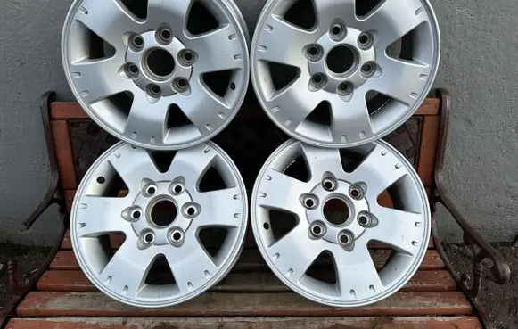 Mitsubishi Pajero R16 alloy rim 