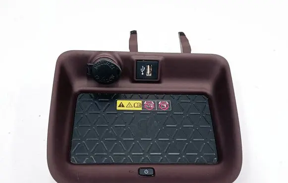 Toyota RAV 4 (XA50) Wireless charging module 861C00R090 CAQT2CN1UT