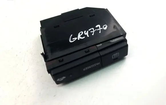 Toyota Avensis T250 Other switches/knobs/shifts 8479005130