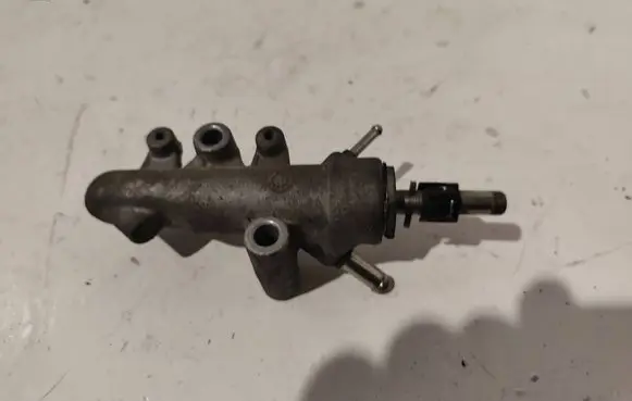 Opel Zafira B Fuel pressure regulator 55202754 4501