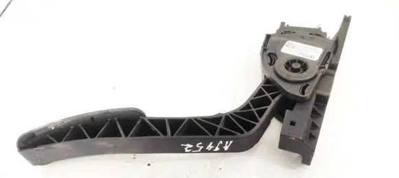 Ford Fiesta Accelerator throttle pedal 8V219F836AA 8V21-9F836-AA