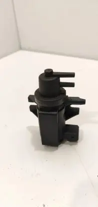 BMW X6 E71 Vacuum valve 11747796634