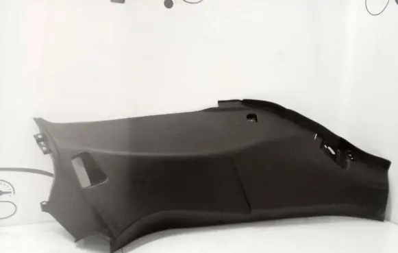 Maserati Levante (C) pillar trim 670040379