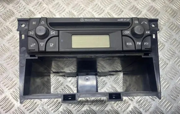 Mercedes-Benz A W168 Head unit multimedia control A1686890016