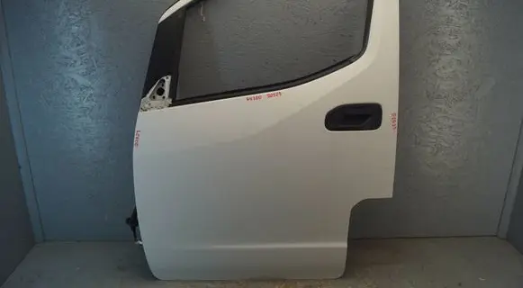Nissan NV200 Front door