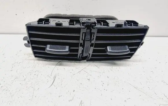 Nissan Qashqai J12 Rear air vent grill 687944JA1B 687944CL1A 687944GA0A