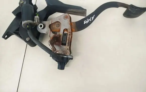 Chrysler Pacifica Accelerator throttle pedal