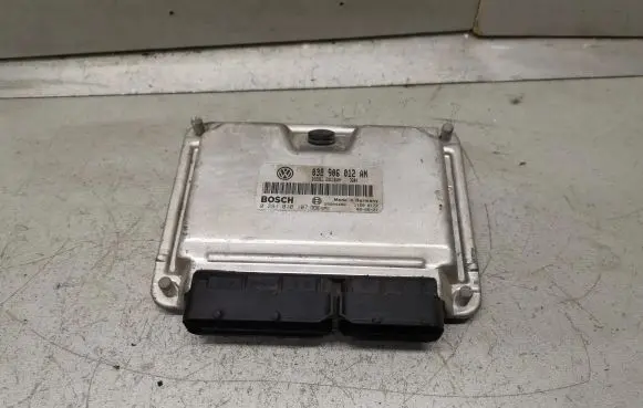 Skoda Fabia Mk1 (6Y) Engine control unit/module 038906012AN 0281010107