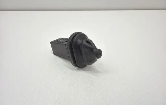 BMW 3 E90 E91 Fuel tank opening switch 82289392