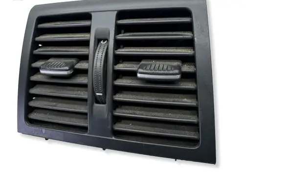 Opel Zafira B Rear air vent grill 13144753 213680437