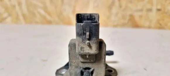 Volvo V70 Vacuum valve 9688124580