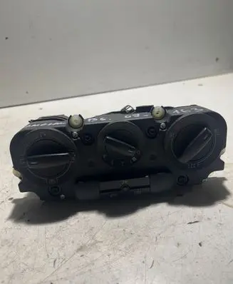 Volkswagen PASSAT B6 Climate control unit