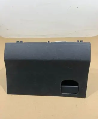 Toyota Yaris Glove box
