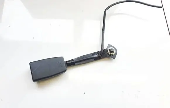 Mazda 3 II Front seatbelt buckle