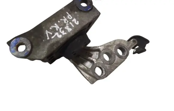 Honda Civic Engine mount bracket