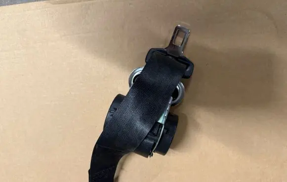 Skoda Yeti (5L) Rear seatbelt 5L6857447