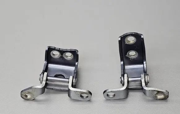 Rear door hinge set