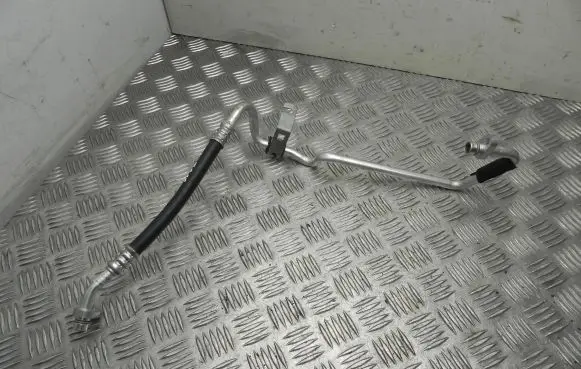 Renault Zoe Air conditioning (A/C) pipe/hose 924402730R