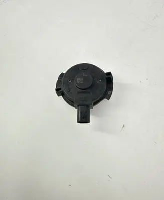 BMW 5 G30 G31 G38 Camshaft vanos timing valve 7614288 1136