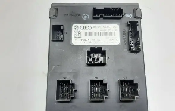 Audi A8 S8 D4 4H Comfort/convenience module 4H0907063D