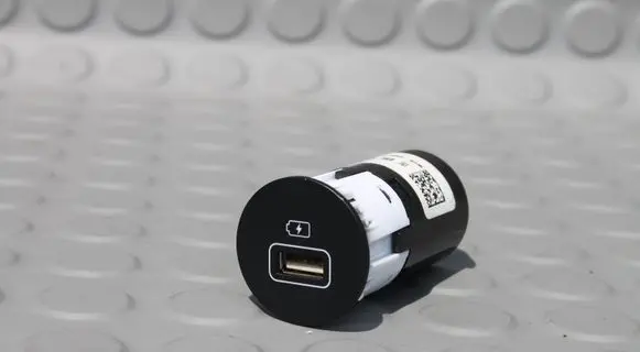 Hyundai Kona I USB socket connector HYUNDAI96125J9000 96125J9000