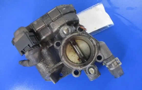 Opel Corsa C Throttle body valve 