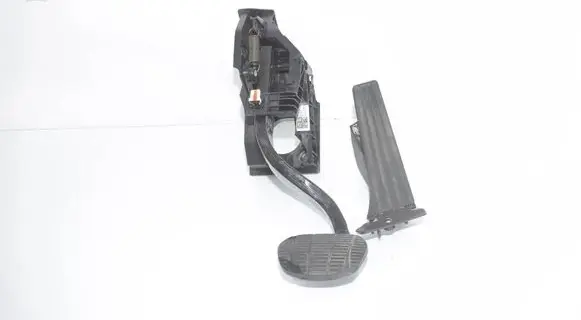 BMW X1 F48 F49 Brake pedal 6856596 6859999 35006856596