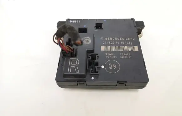Mercedes-Benz E W211 Door control unit/module 2118201626