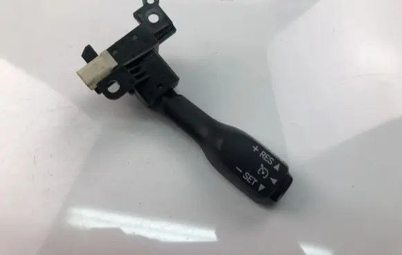 Toyota Auris 150 Cruise control switch 18A174