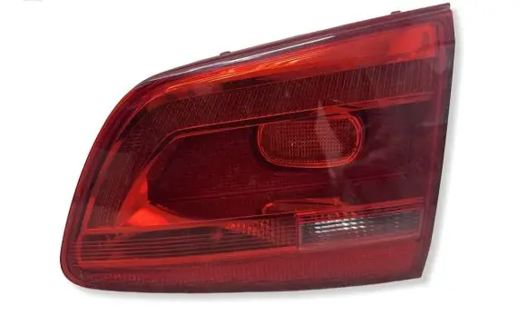 Volkswagen Touran II Tailgate rear/tail lights 
