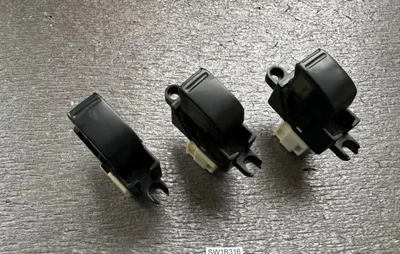 Nissan Patrol Y61 Electric window control switch 254110V000