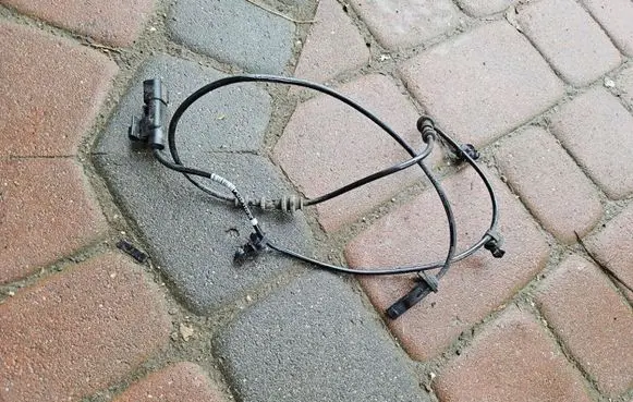 Opel Insignia B ABS brake wheel speed sensor 84336588