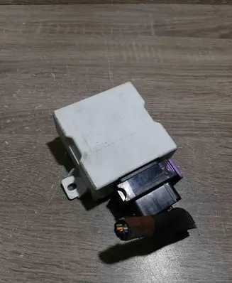 Toyota Avensis T250 Window wiper relay 150696