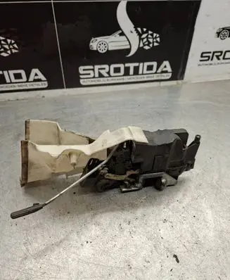 Mercedes-Benz E W210 Front door lock 2027203535