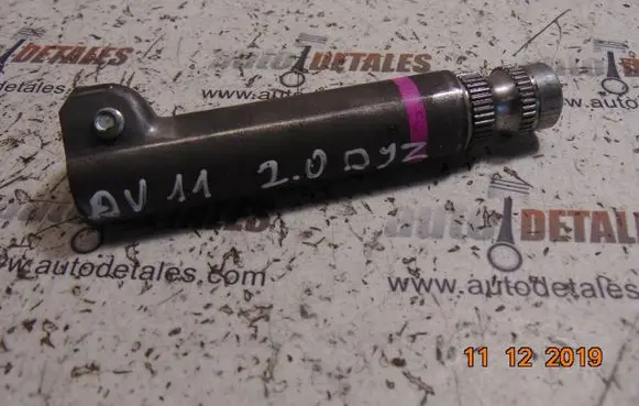 Toyota Avensis T270 Steering column universal joint